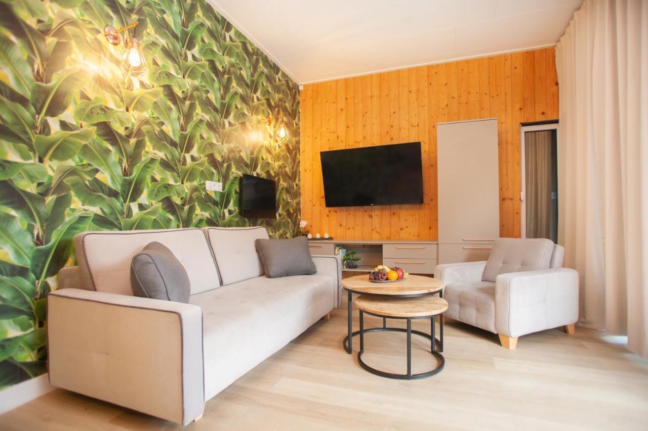Marina Mietkow Hotel Dominice Екстериор снимка
